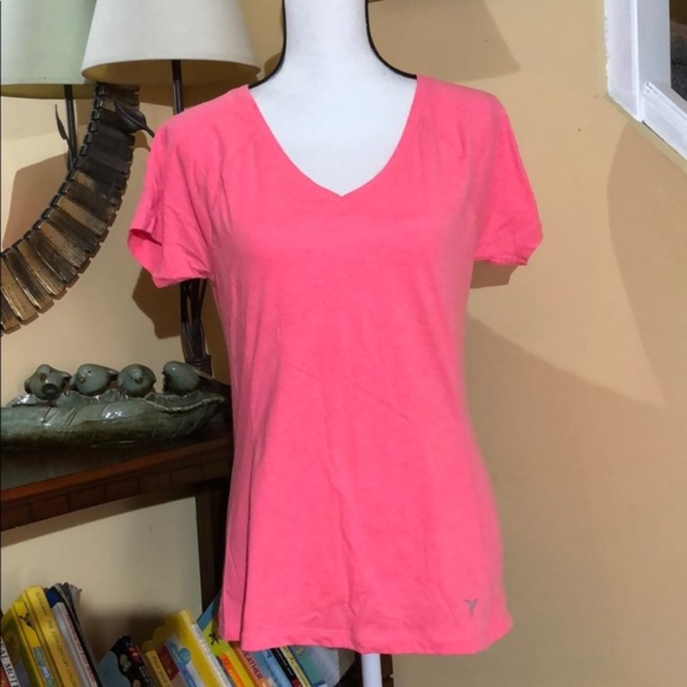 Active by Old Navy v-neck tee pink medium